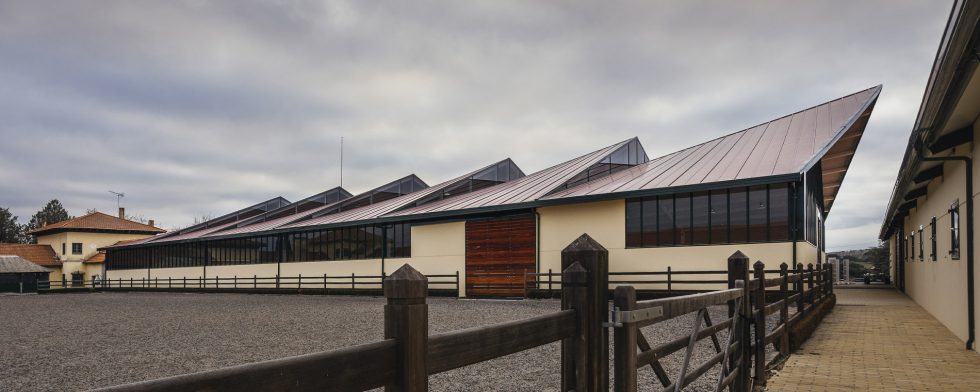 OOIIO Arquitectura Picadero de Caballos