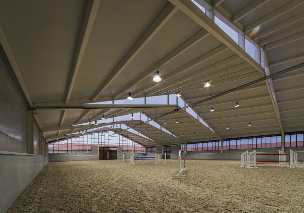 OOIIO Arquitectura Picadero de Caballos