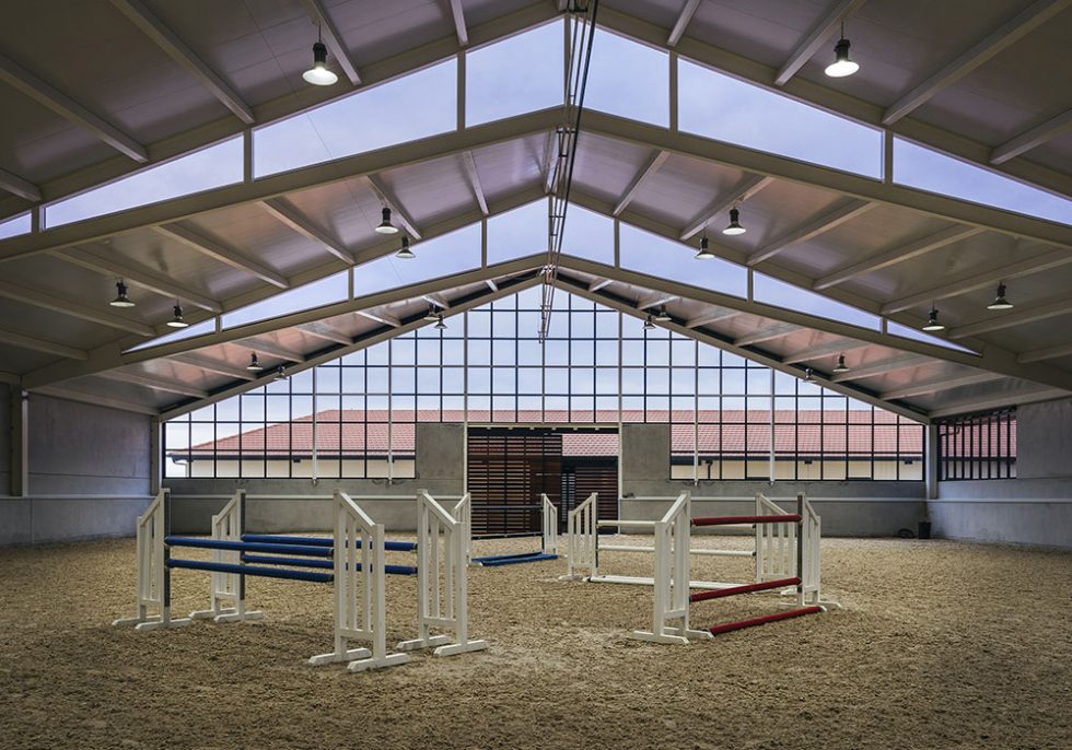 OOIIO Arquitectura Picadero de Caballos