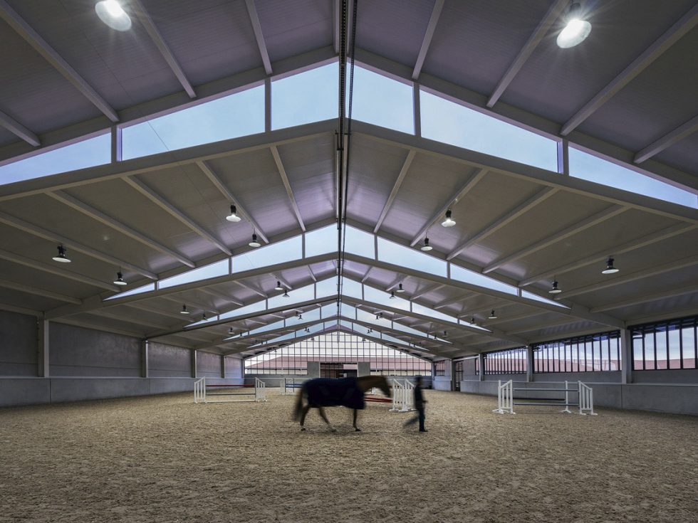 OOIIO Arquitectura Picadero de Caballos