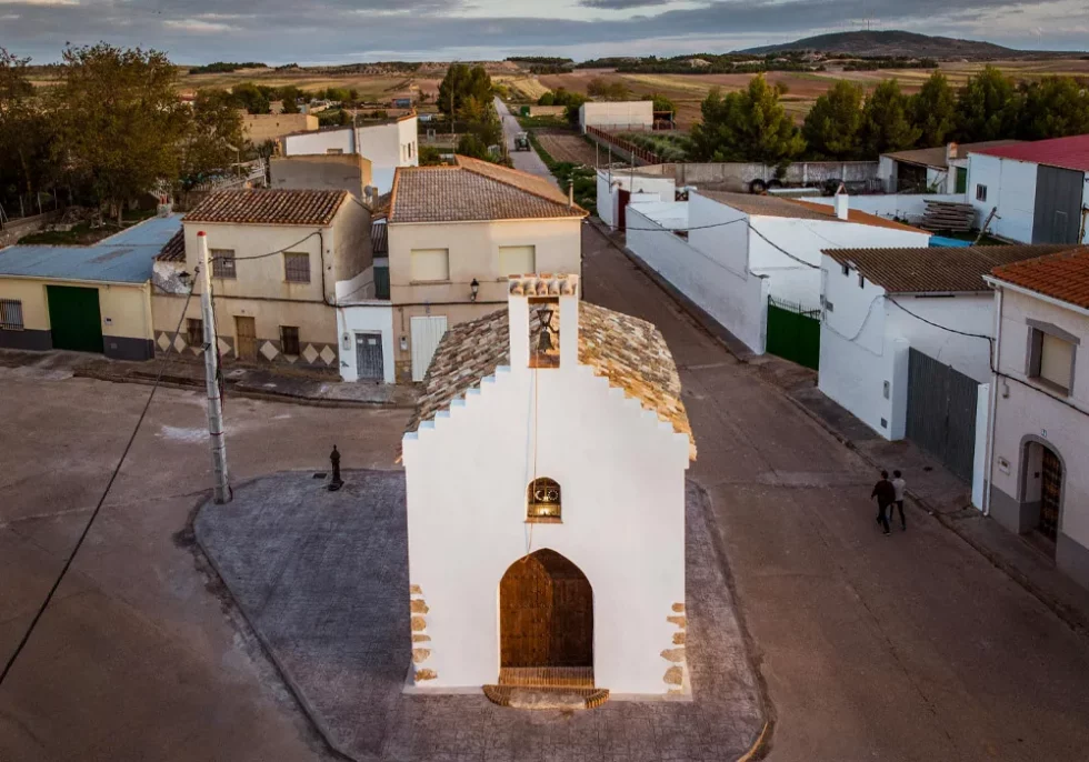 Ermita El Romeral OOIIO Arquitectura A1