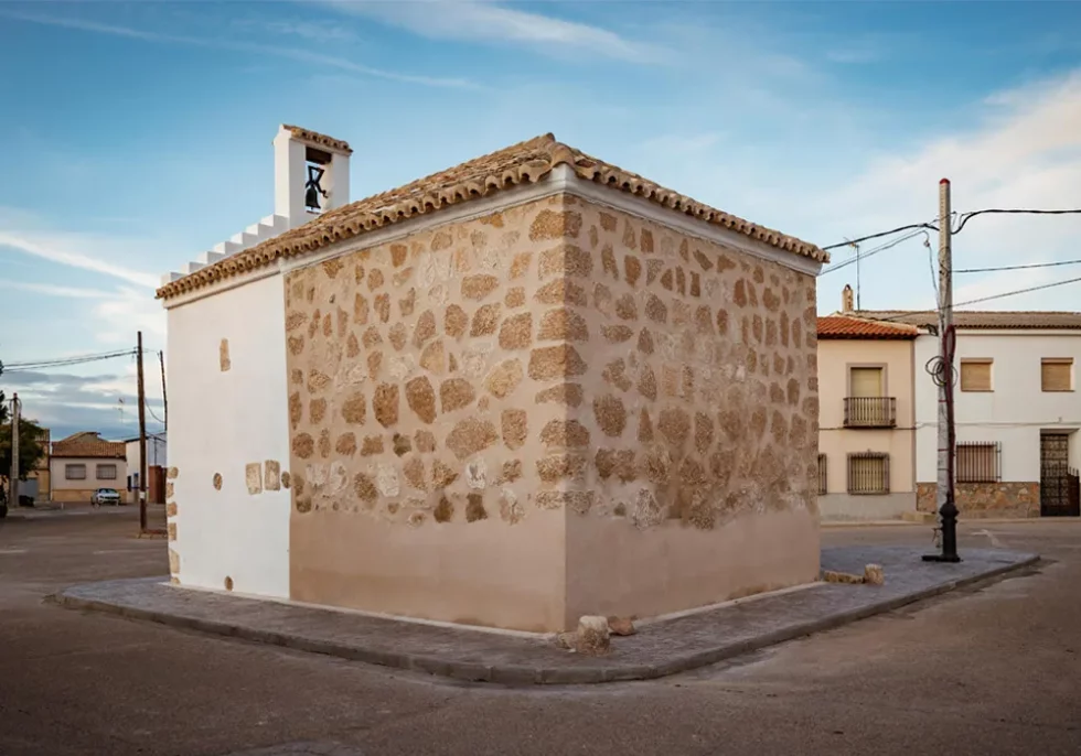 Ermita El Romeral OOIIO Arquitectura