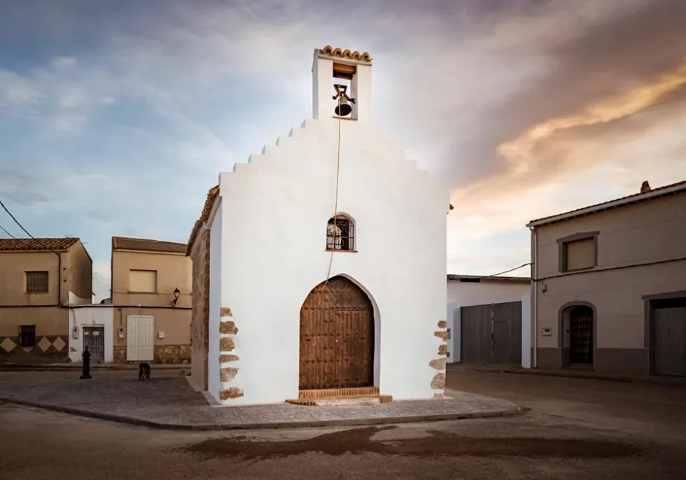 Ermita El Romeral OOIIO Arquitectura