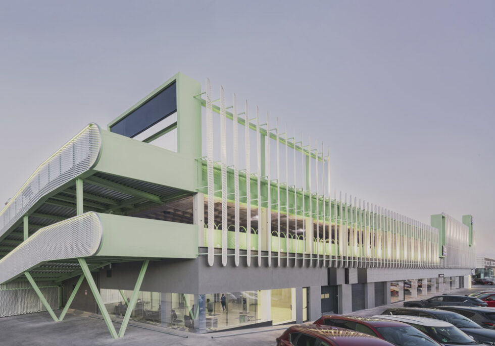 OOIIO Arquitectura Leganes Auto Center A1 980x686